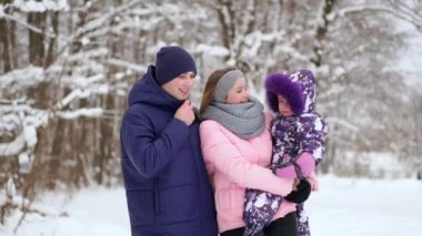 Aile birlikte kışın zaman harcıyor