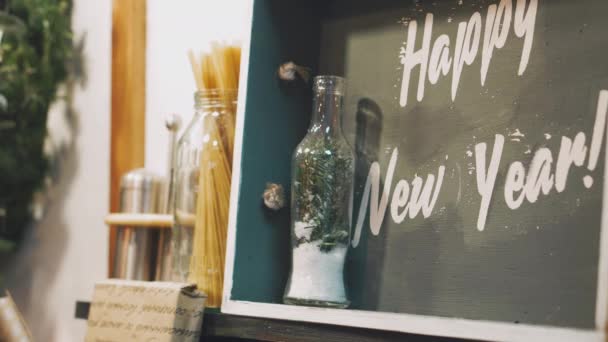 Boże Narodzenie i nowy rok ozdoba. Streszczenie rozmazane tło wakacje Bokeh. Mruganie Garland. Boże Narodzenie drzewo rozświetloną. — Wideo stockowe