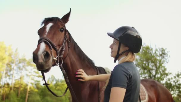 Best emotions with a horse — Stock Video