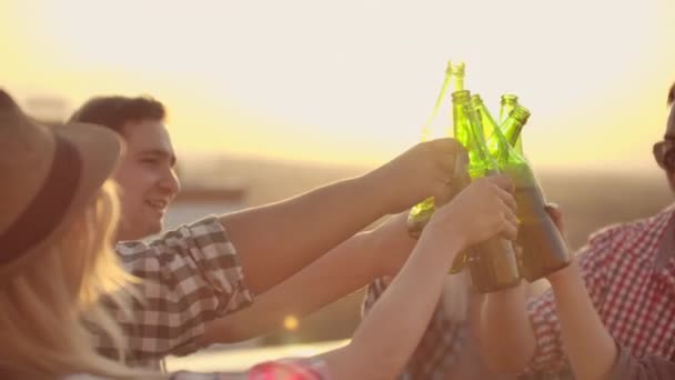 Beer party on the roof in the evening — Stock Video