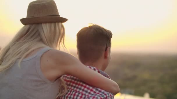 Girlfriend is dancing on the boyfriends back — Stock Video