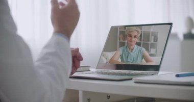 Yetişkin ve narin kadınlar için çevrimiçi diyet danışmanlığı, doktor beslenme için önerilerde bulunuyor