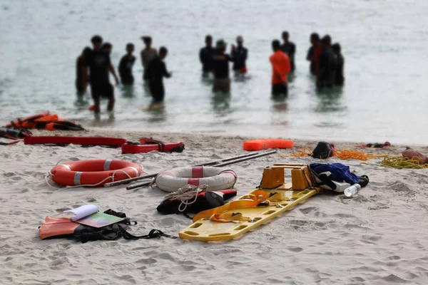 Medische Noodgevallen Gereedschap Tas Eerste Hulp Kit Het Strand Met — Stockfoto