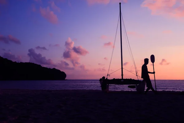 Hobie Gato Catamarán Playa Amanecer Temprano Mañana Silhouette Hombre Asiático — Foto de Stock