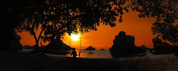 Silhouette du paysage panoramique de l'archipel Ang Thong islan — Photo