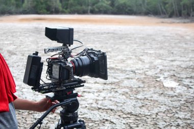 ideographer kurak alanın fotoğraf ve video çekiyor