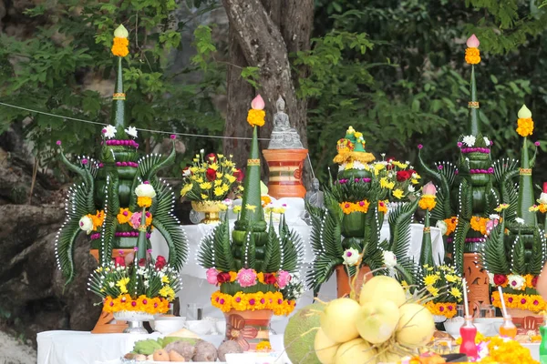 A buddhizmus és a brahman Szent istentisztelet — Stock Fotó