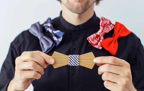 Mann mit vielen Fliegen — Stockfoto