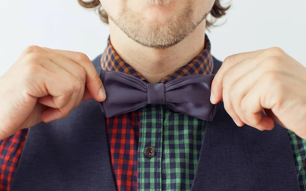 Homem com barba numa gravata — Fotografia de Stock