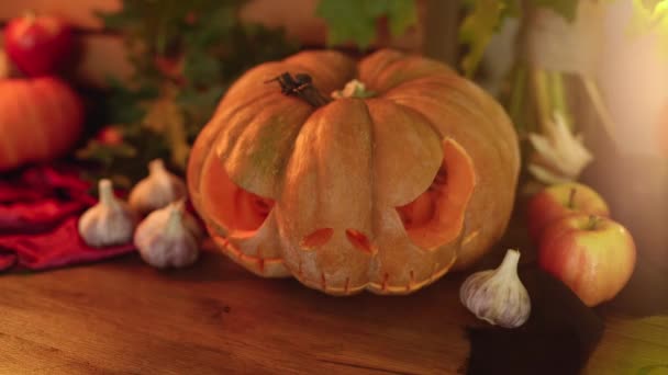 Halloween Citrouille Sculptée Sur Porche Avant Jack Lantern Décoration Illuminant — Video