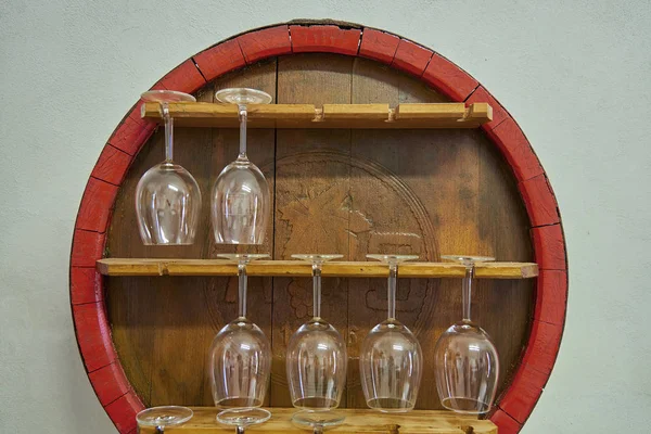 Tall Glasses Next Barrel — Stock Photo, Image