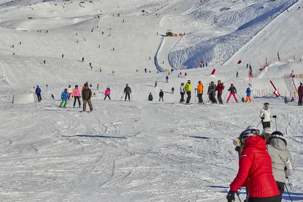 Ischgl Oostenrijk December 2017 Ski Basisstuk Tirol Alpen Zonnige Dag — Stockfoto