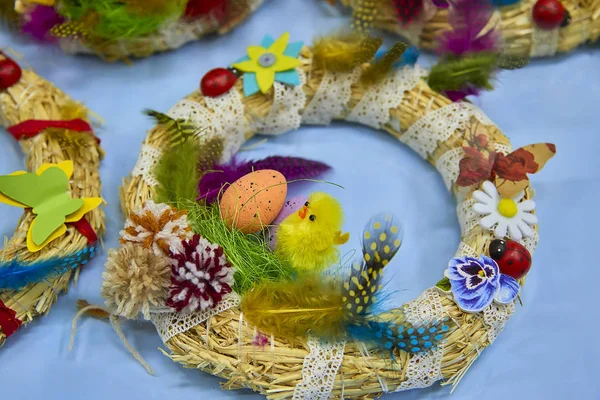 Ghirlanda Pasqua Con Uova Pasqua Pollo Neonato Decorazioni Pasquali — Foto Stock