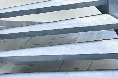 Modern cam ofis döner merdiven