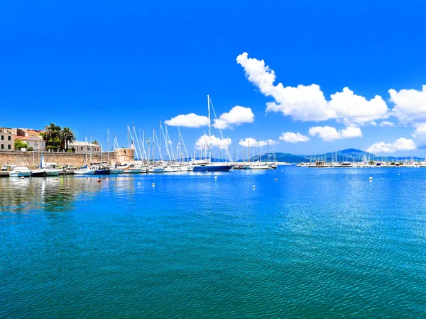Utsikt Över Strandpromenaden Och Hamnen Från Havet Alghero Sardinien — Stockfoto