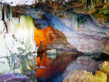 Neptün 'ün mağarası (Grotta di Nettuno), Capo Caccia, Alghero, Sardinia.