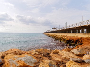 Alicante sahilinden deniz güzel görünümü. İspanya