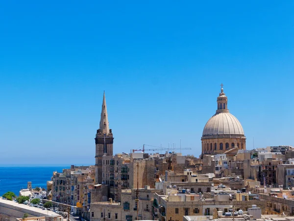 Вид на море и старый город Валетта. Мальта . — стоковое фото