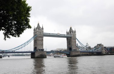 Londra, İngiltere 'deki Tower Köprüsü