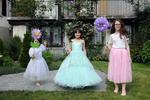 Little princesses in the garden — Stock Photo, Image