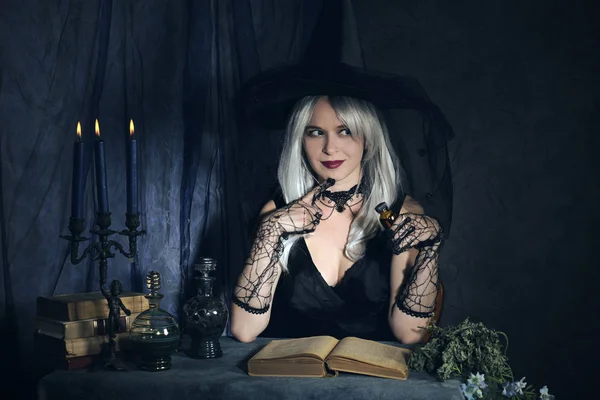 Witch at work — Stock Photo, Image