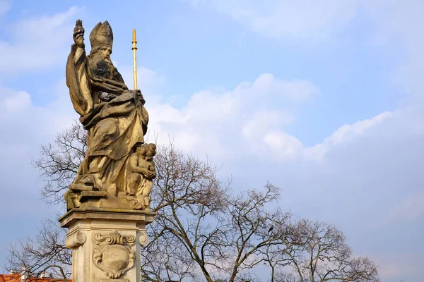 Statue Auf Der Karlsbrücke Prag Vor Blauem Himmel — Stockfoto