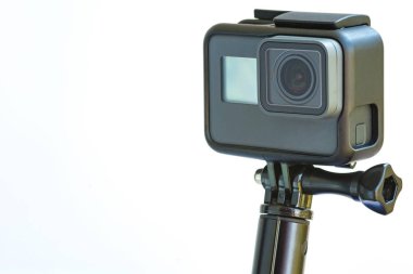 Kiev, Ukrayna - 05 Haziran 2018: Siyah eylem kamera beyaz arka plan üzerinde.