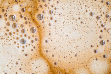 Süt kreması köpük doku ile siyah kahve.