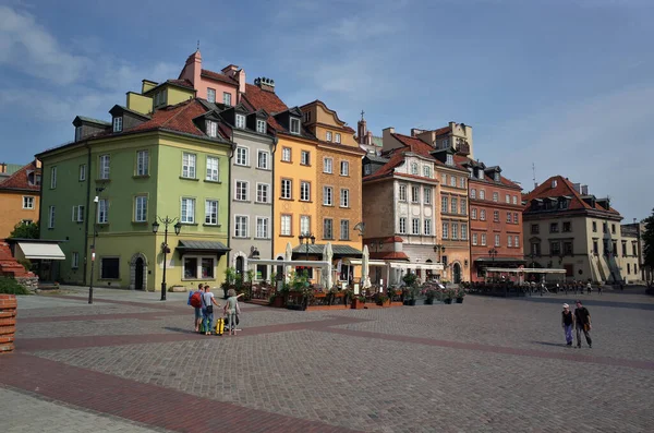 波兰华沙 2019年6月21日 华沙古城和五彩斑斓建筑的美丽景色 — 图库照片
