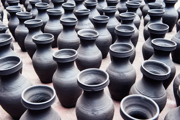 Making clay pot for storing drinking water. Closed up of clay pot. — Stock Photo, Image