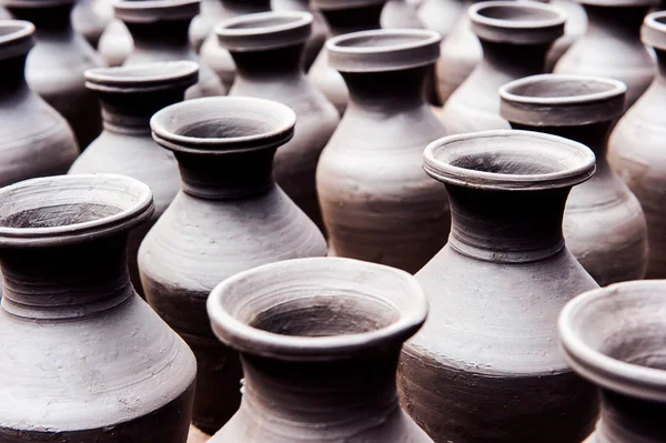 Making clay pot for storing drinking water. Closed up of clay pot. — Stock Photo, Image