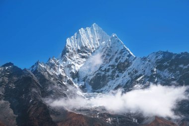 Dağ tepe Everest. Dünyanın en yüksek dağı. Milli Parkı, Nepal.