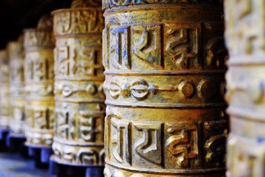 Tibet ibadet tekerlerimi ya da dua'nın sadık Budist rulo