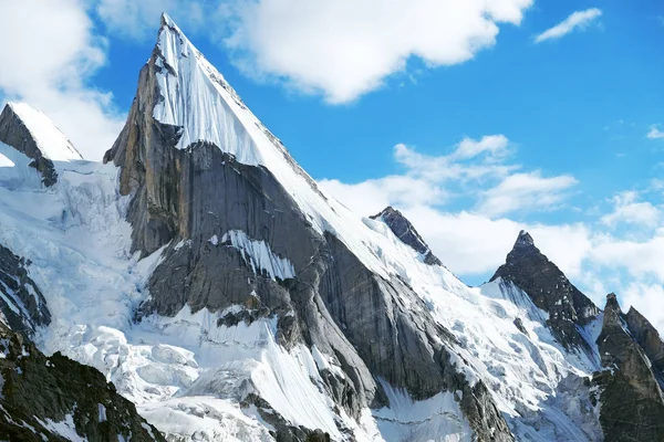 Mountain peak in Pakistan. Region of the highest mountains in the world — Stock Photo, Image