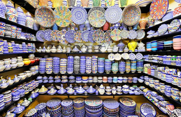 Magasin Artisanat Coloré Avec Art Céramique Sur Marché Marocain Traditionnel — Photo