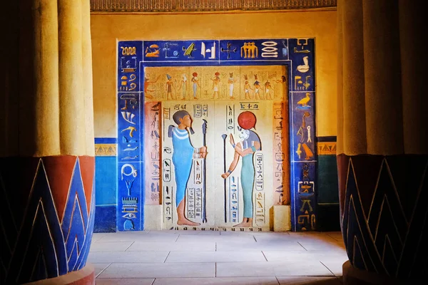 Ancient Egyptian writing on stone in Egypt. Ancient egypt scene. — Stock Photo, Image