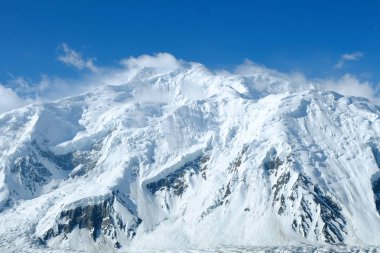 Ulusal Park'taki dağ zirvesi, Nepal. Dünyanın en yüksek dağlarının bölgesi.