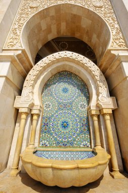 Casablanca, Fas Mozaik çini çalışmalarının Hassan Ii Mosque çeşme yapılmış 