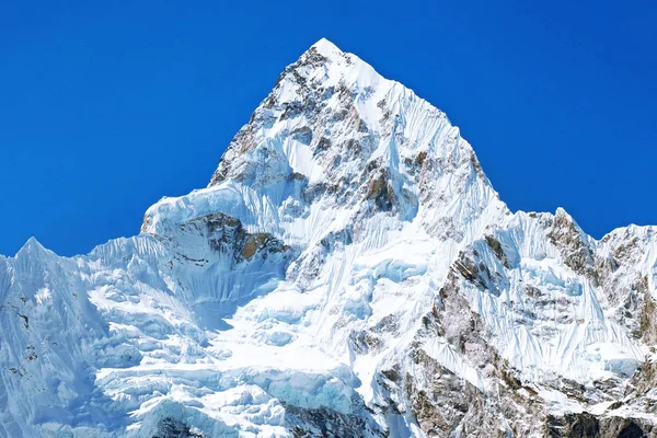 Berggipfel Everest. höchster Berg der Welt. Nationalpark, Nepal. — Stockfoto