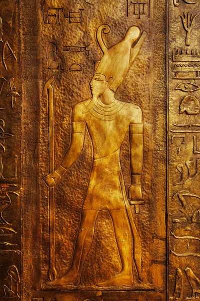 Escrita egípcia antiga sobre pedra no Egito. Antiga cena de egito . — Fotografia de Stock