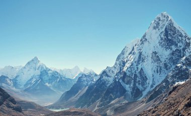 Dağ tepe Everest. Dünyanın en yüksek dağı. Milli Parkı, Nepal.
