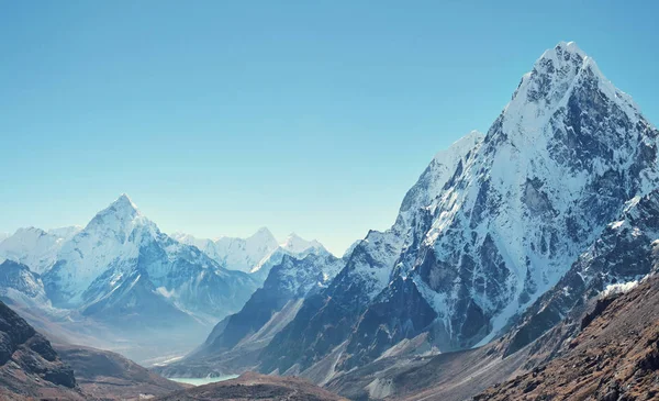 Montanha pico Everest. A montanha mais alta do mundo. Parque Nacional, Nepal . — Fotografia de Stock