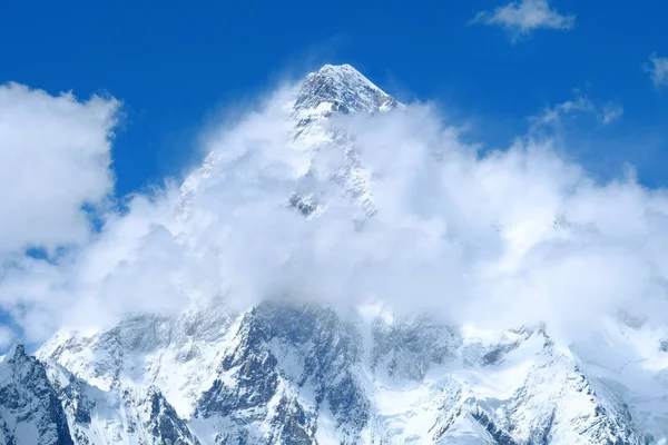 Berggipfel Everest. höchster Berg der Welt. Nationalpark, Nepal. — Stockfoto