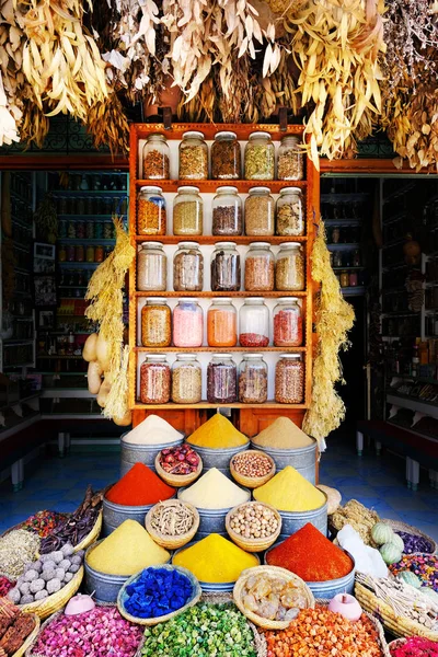 Straßenmarkt in Marrakesch, Marokko. — Stockfoto