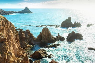 İspanya kıyısında kayalık, doğal Park Cabo de Gato