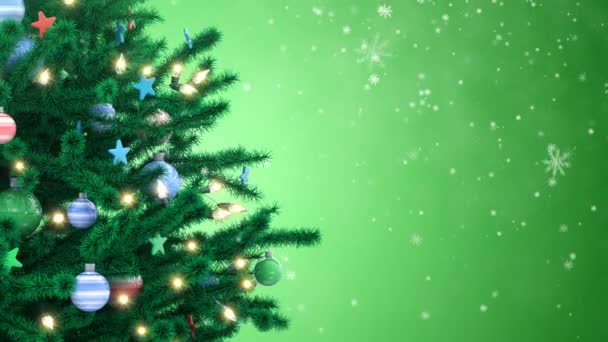 Διακοσμημένο Χριστουγεννιάτικο Δέντρο Και Πέσουν Νιφάδες Χιονιού — Αρχείο Βίντεο