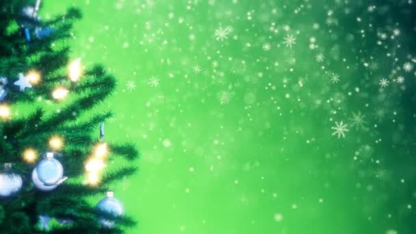 Geschmückter Weihnachtsbaum Mit Bunten Kugeln Und Sternen Schneeflocken Fallen — Stockvideo