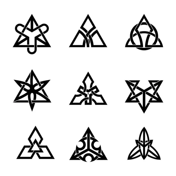 伝統的なケルトの結び目の三角形 抽象民族の装飾 幾何学的なデザイン タトゥーベクトルイラストセット — ストックベクタ