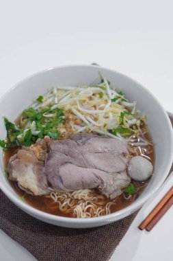 anlık erişte sığır eti güveç ve seçici odak alanı kopyalayın