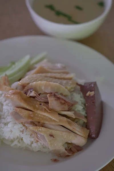 Hainan nasi ayam dengan saus Khao Man Gai Recipe. Thai Stre — Stok Foto